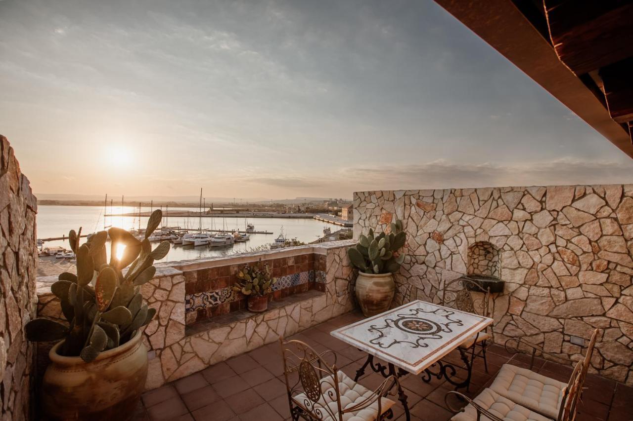 Palazzo Giunta - Porta Marina Ortigia Bed & Breakfast Syracuse Ngoại thất bức ảnh