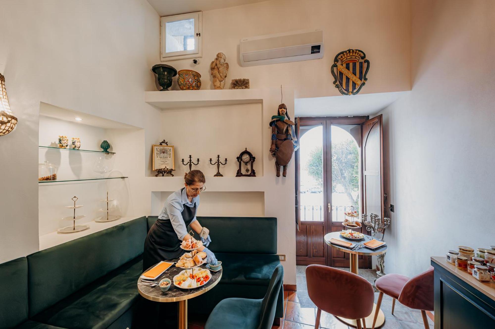 Palazzo Giunta - Porta Marina Ortigia Bed & Breakfast Syracuse Ngoại thất bức ảnh