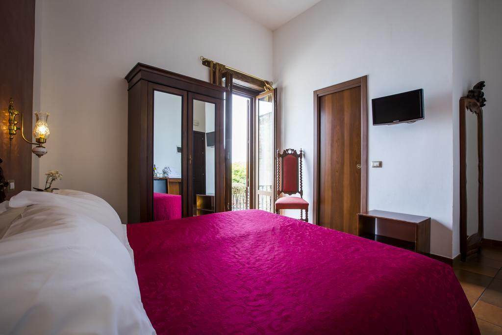 Palazzo Giunta - Porta Marina Ortigia Bed & Breakfast Syracuse Ngoại thất bức ảnh