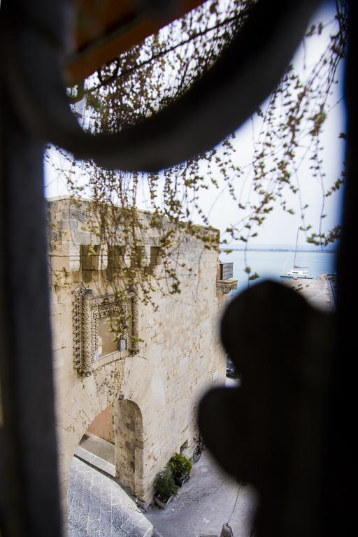 Palazzo Giunta - Porta Marina Ortigia Bed & Breakfast Syracuse Ngoại thất bức ảnh