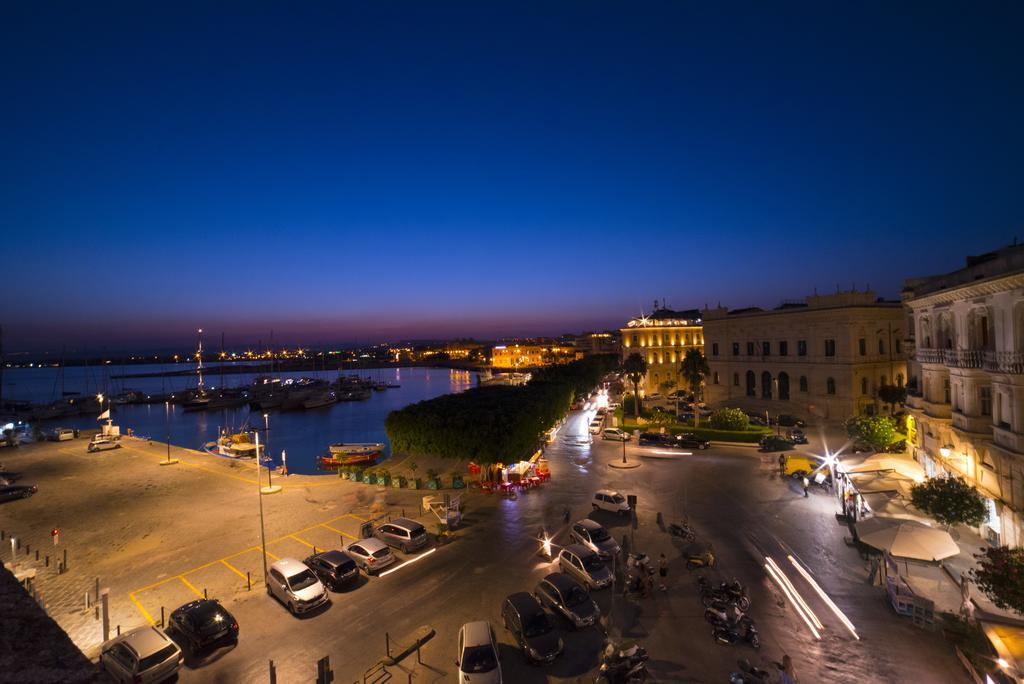 Palazzo Giunta - Porta Marina Ortigia Bed & Breakfast Syracuse Ngoại thất bức ảnh