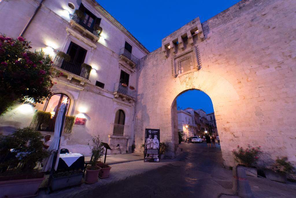 Palazzo Giunta - Porta Marina Ortigia Bed & Breakfast Syracuse Ngoại thất bức ảnh