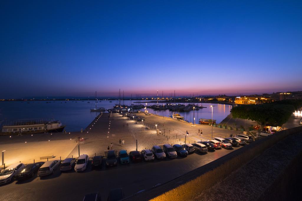 Palazzo Giunta - Porta Marina Ortigia Bed & Breakfast Syracuse Ngoại thất bức ảnh