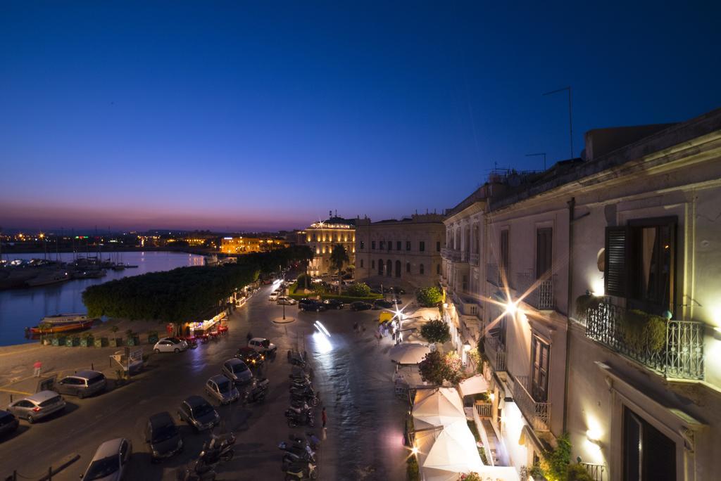 Palazzo Giunta - Porta Marina Ortigia Bed & Breakfast Syracuse Ngoại thất bức ảnh
